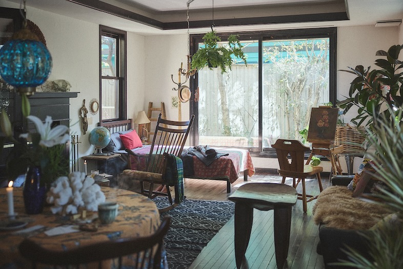 studio PHOME｜【1F】窓から緑が見える構図｜ライフスタイル系コンテンツに最適