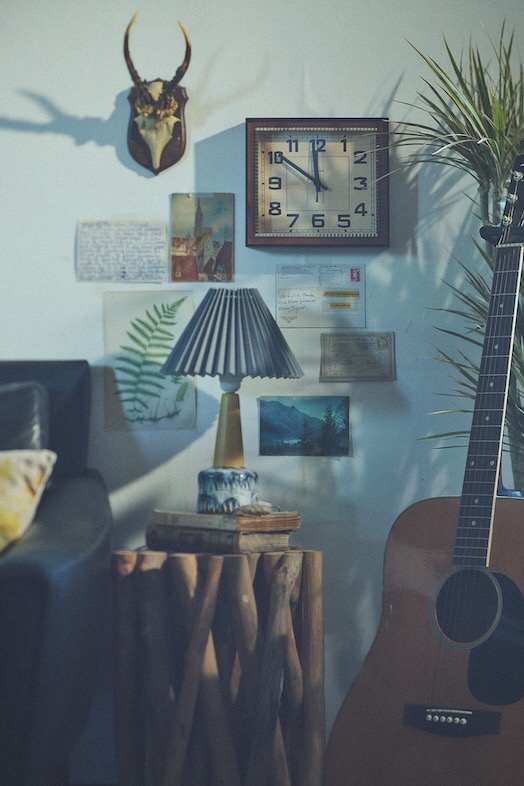 studio PHOME｜【1F】ランプシェードが一際目を惹く一画｜ムード重視のブランドビジュアルやMV撮影に