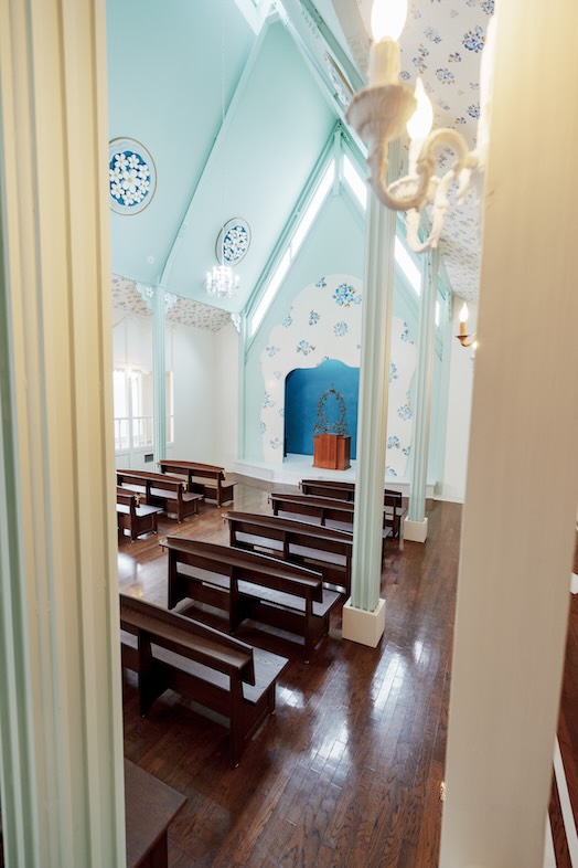 swantail chapel｜【チャペル内観】荘厳な雰囲気のスチール撮影やMV撮影にもおすすめ