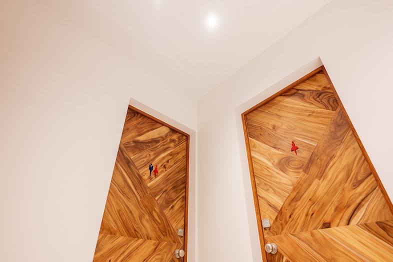 The PIER｜【1F ラウンジ】複数トイレあり