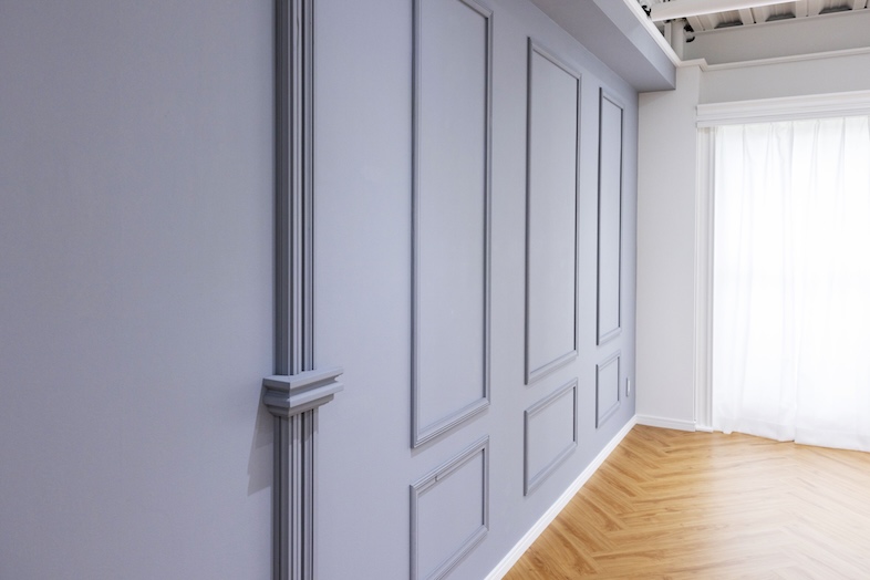 Studio Mekuru｜【 2F Canvas】モールディング装飾が生む陰影が魅力なのでクラシカルで上品な背景に