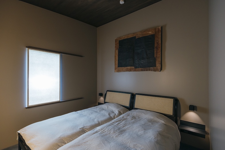 TACTILE HOUSE OSAKA｜【2F】寝具ブランドや宿泊シーンの再現にも最適なベッドルーム