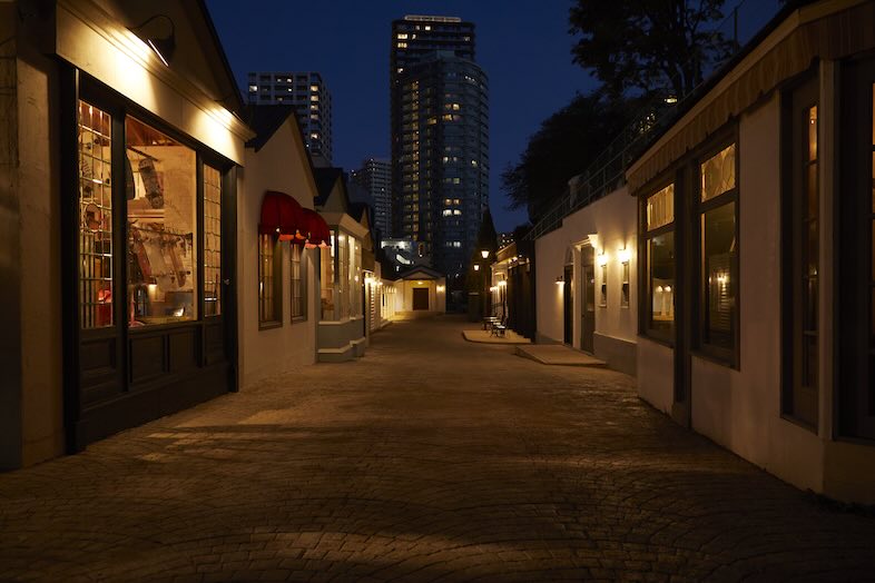 EASE 目黒 -OLD AVENUE-｜夜の街並み