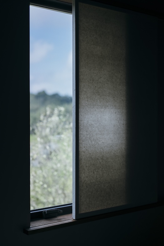 TACTILE HOUSE OSAKA｜【2F】和紙越しに差し込む淡い光と静寂を切り取った、ジャパニーズモダンな空間