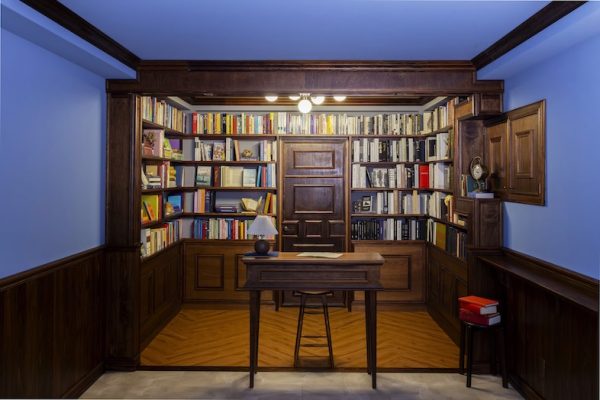 【3F Archive】重厚な木調の壁と本棚が織りなす知的な書庫スタジオは対談・MV・LOOK 撮影に最適