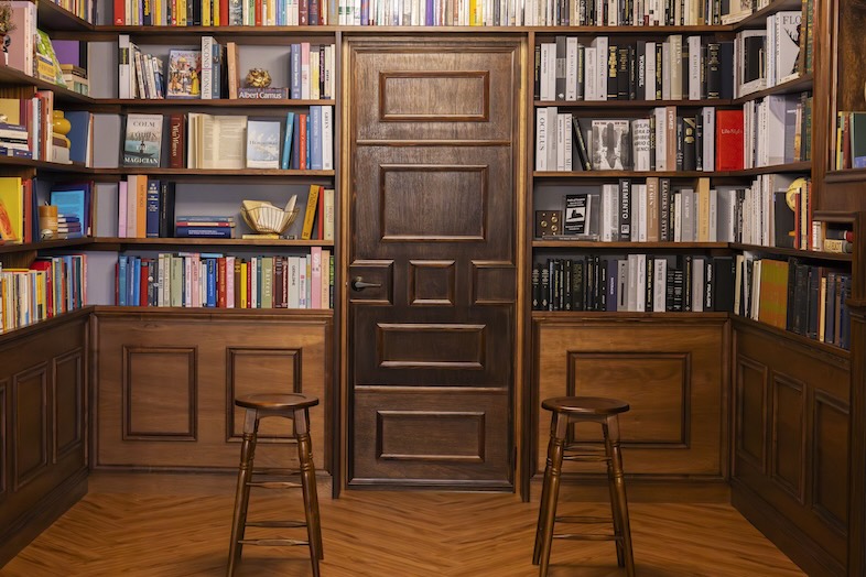 Studio Mekuru｜【3F Archive】書棚に囲まれた重厚な構図は雑誌・ブランド撮影・トーク収録など多用途に対応