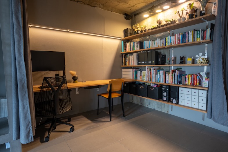 studio IKUTA｜ワークシーンや配信背景としても活用可能な書斎エリア