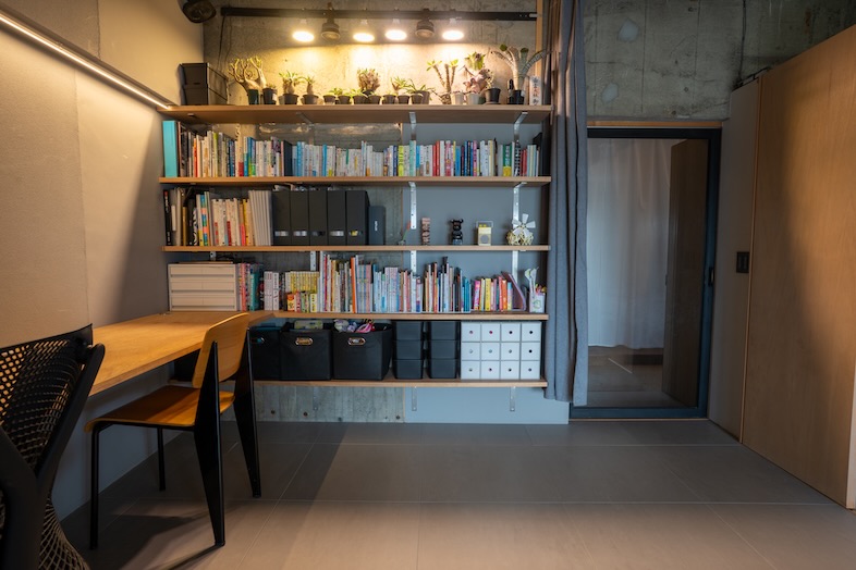studio IKUTA｜ライブラリー×作業机で知的空間を演出