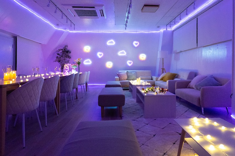 chill inn 新大久保｜幻想的な光の演出でドラマティックなカットが可能