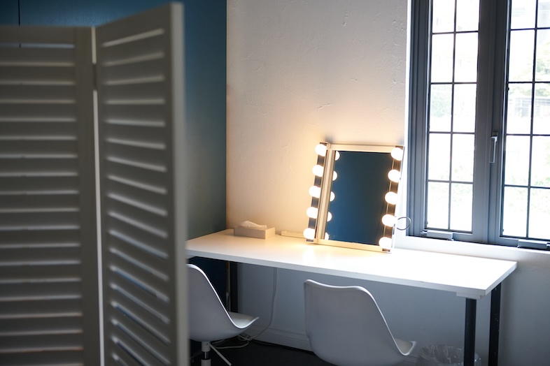 EASE 目黒 -PARIS MANSION 301-｜女優ミラーのあるメイクスペース