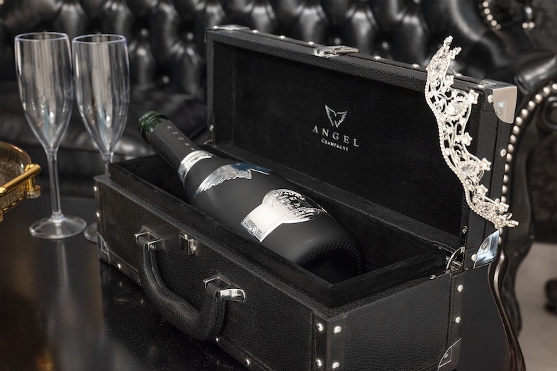 ティアリナ フォトスタジオ 北千住｜大切な記念日の乾杯シーンに