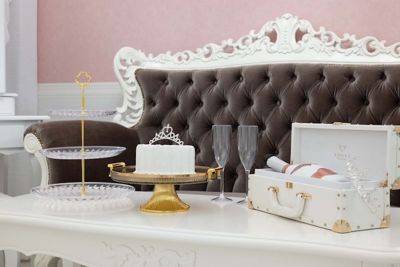 ティアリナ フォトスタジオ 北千住｜リッチな白家具×スイーツセット