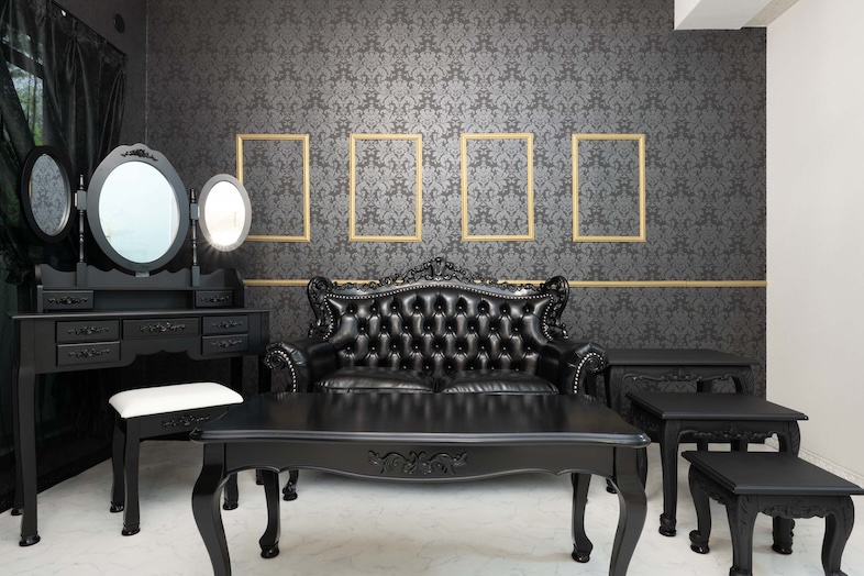 ティアリナ フォトスタジオ 北千住｜ブラックのロココ調ソファ