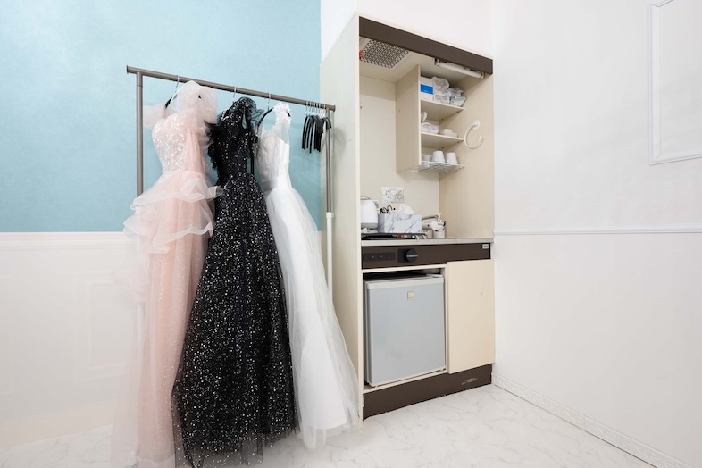 ティアリナ フォトスタジオ 北千住｜レンタルドレス収納スペース