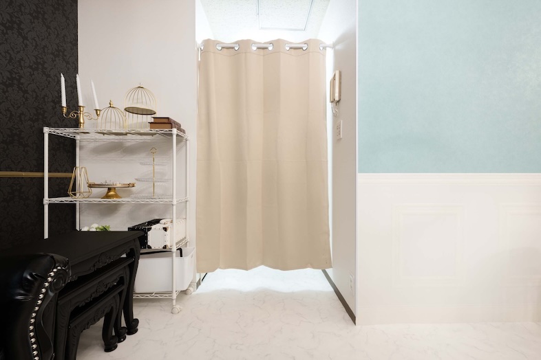 ティアリナ フォトスタジオ 北千住｜更衣スペース（カーテン付き）