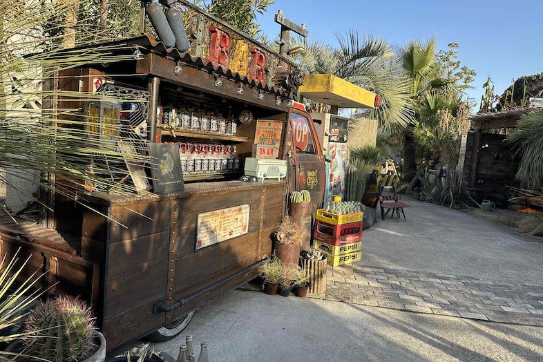 EGT｜BARカウンターを備えたキッチンかー