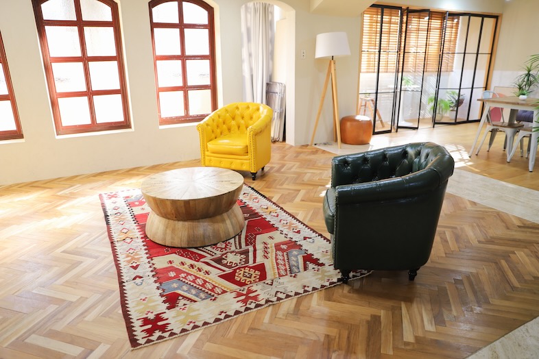 スタジオポルト｜【Bst】日常感のあるライフスタイル撮影や対談・インタビューに