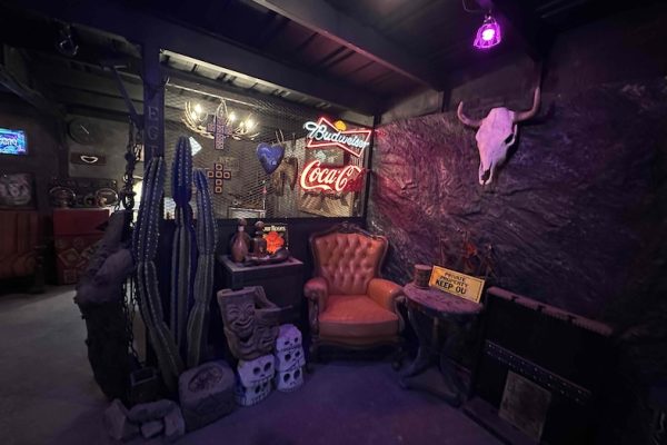 ネオンクラシックなカウンターエリアは映画のワンシーンのような演出やカフェ、バー風の撮影に最適
