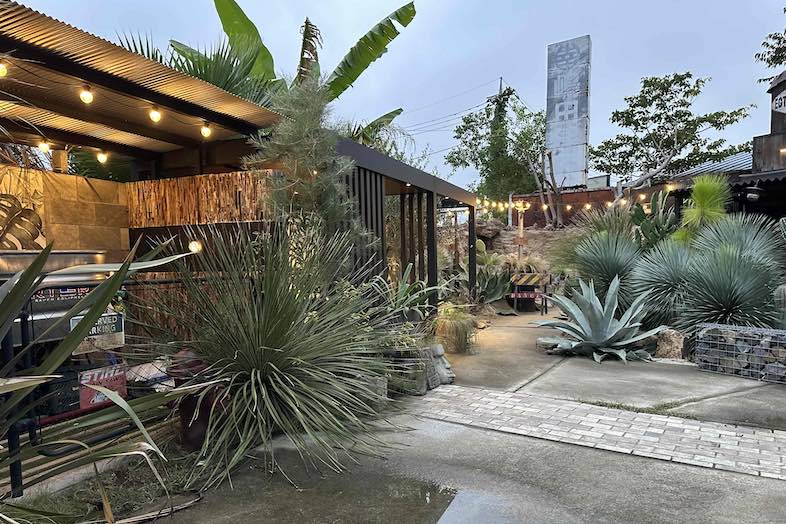 EGT｜時間帯によってイメージが変わるドライガーデン