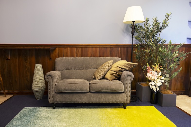 Studio Mekuru｜【3F Archive】シンプルな構成で柔らかな印象なので、会話シーンやインタビュー撮影にも最適