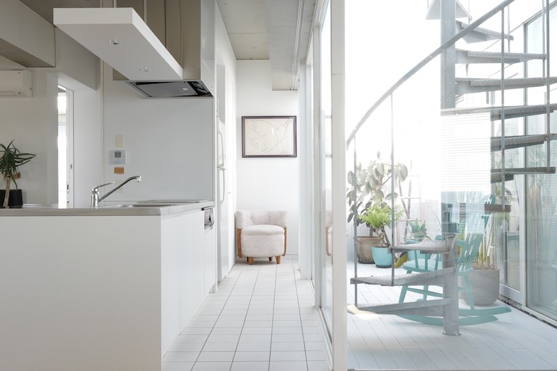 The NOON 七里ヶ浜スタジオ｜ユニークで絵になる螺旋階段