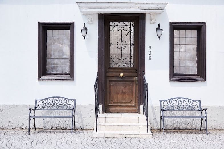 EASE 目黒 -OLD AVENUE-｜都内を忘れてしまうようなデザインの扉