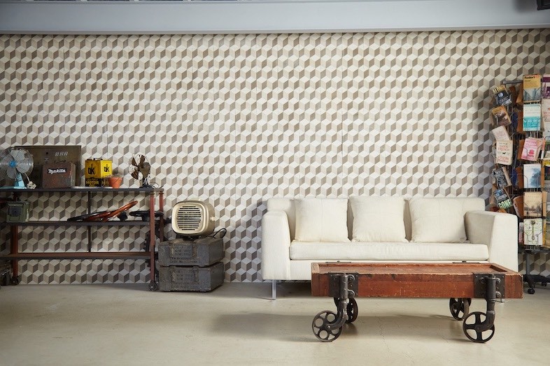 EASE 目黒 -NY FACTORY-｜2F部分の下も自然光が入るため表情が見えるアングルでの撮影が実現