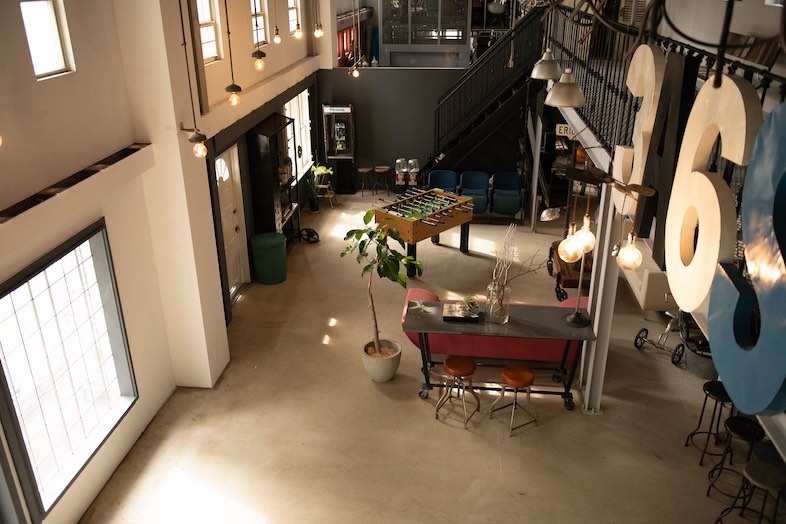 EASE 目黒 -NY FACTORY-｜2Fからの俯瞰撮影もオススメ