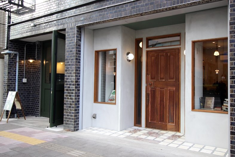 Frobergue｜築70年程のレトロビルの路面店