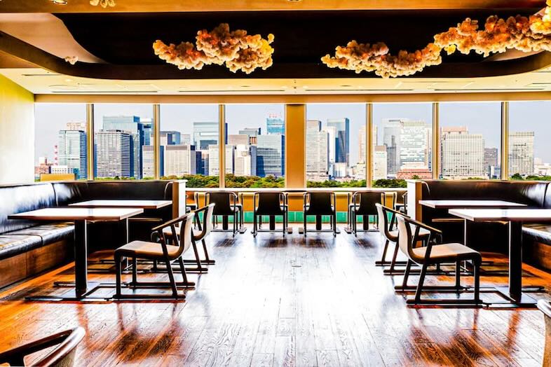 GOBLIN.半蔵門LOUNGE店｜窓からは周辺の高層ビルや街並みを撮影可