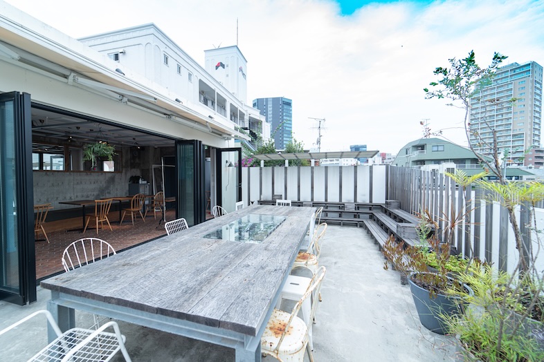 GOBLIN.神宮前ROOFTOP CAFE店｜PV撮影からパーティーまで幅広く対応できる屋上テラス席