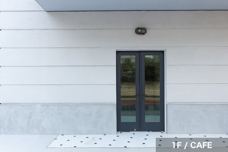 EASE -世田谷砧-｜出入口