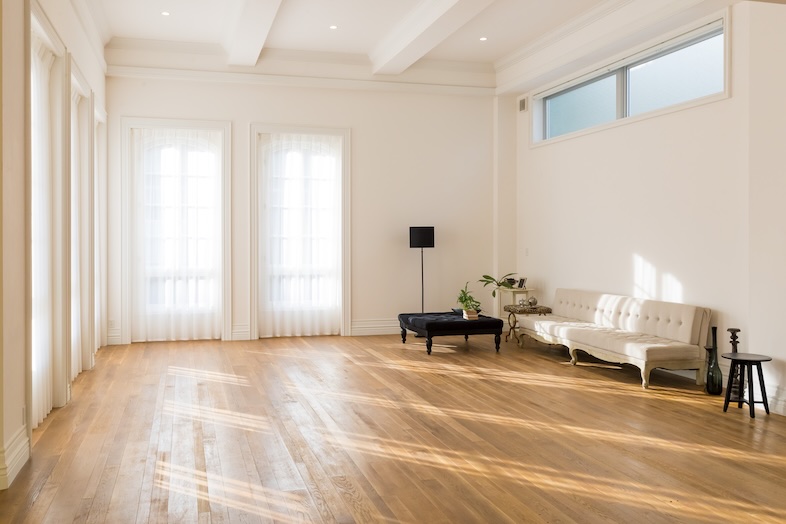 EASE -世田谷砧-｜【2F SALON】白壁×フローリング床でナチュラルな仕上がりに