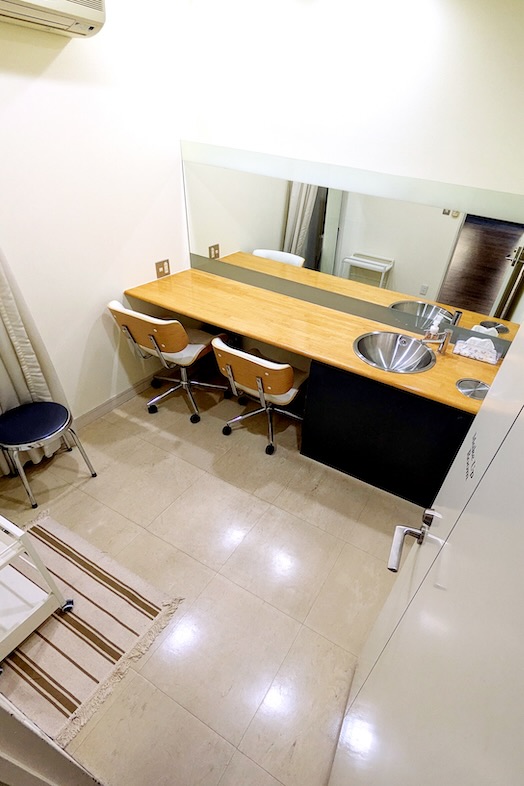 PIX神戸スタジオ｜【studio02】備え付けのメイクルーム