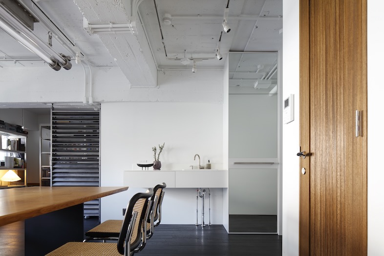 G STUDIO｜ラタン調のチェアなどデザイン性の高い家具が豊富