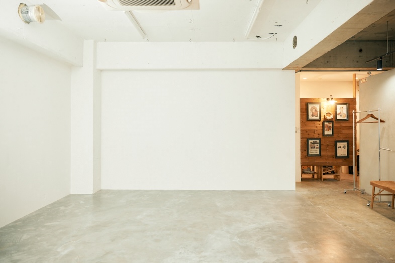 STUDIO BENBEN 九段下・市ヶ谷｜被写体を引き立てるシンプルなスペース