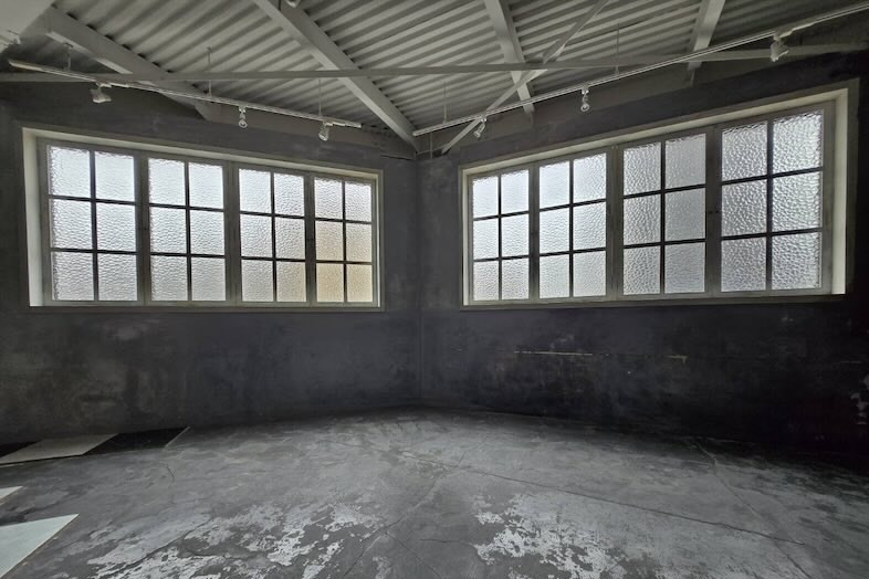 スタジオクークー︎｜【2F】コンクリート調のインダストリアルな空間