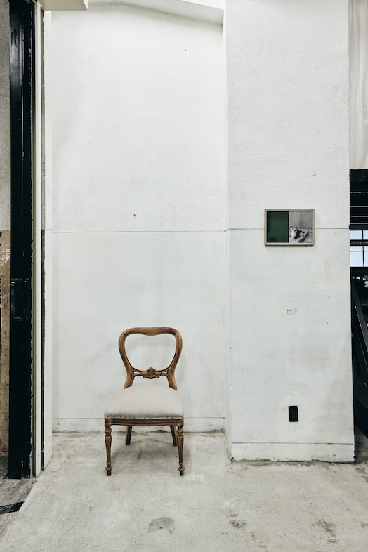 sleepingtokyo.studio｜【GARAGE】ポートレートやアパレル撮影などに最適なシンプルな白壁