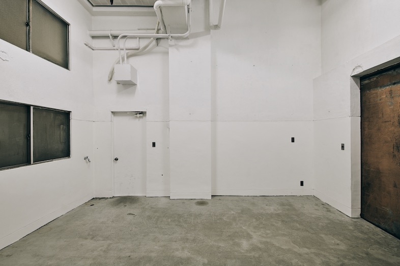 sleepingtokyo.studio｜【WHITE ROOM】空間全体が白で統一されています