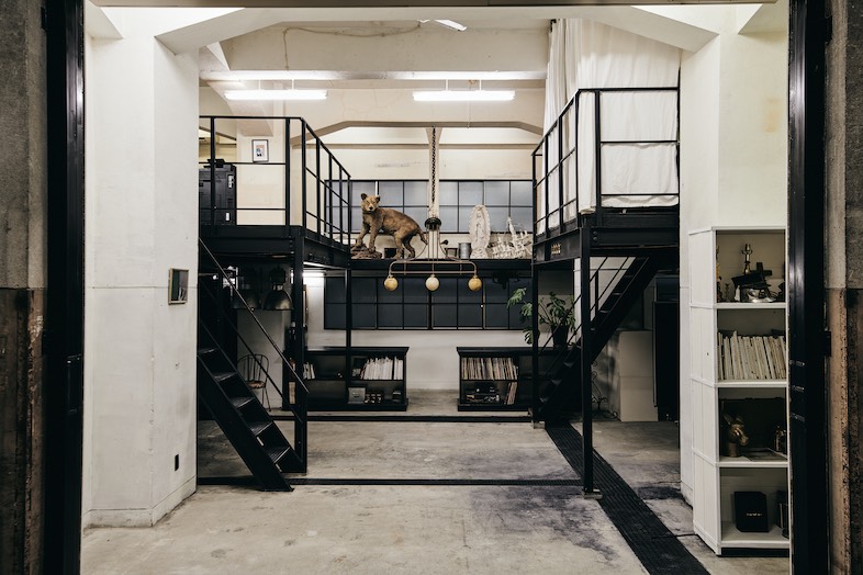 sleepingtokyo.studio｜【GARAGE】タイヤ倉庫として使われていたガレージをリノベーションしたハウススタジオ