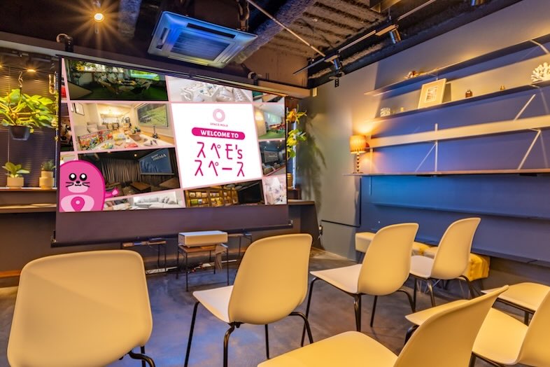 CafefleurLOUNGE心斎橋｜プロジェクター活用で、セミナー、YouTubeライブ、推し活イベント、ポップアップのレポート撮影も可能に