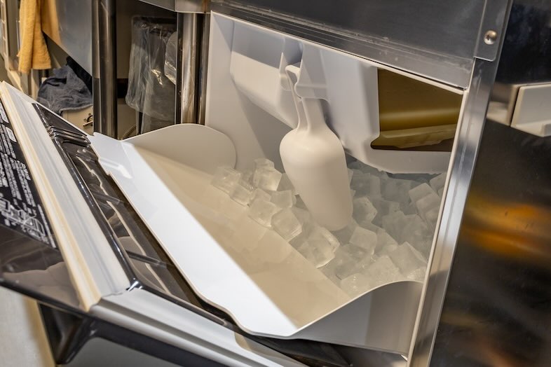 CafefleurLOUNGE心斎橋｜製氷機あり