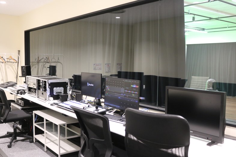 トメロンスタジオ｜都内最大級の広さを誇るスタジオ空間で、最大10名同時にモーションキャプチャ可能