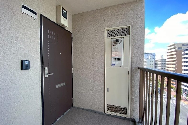 亀戸902マンションスタジオ｜玄関外のスペース