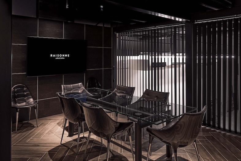 RAISONNE AKASAKA｜【B1F】MTGルームは撮影中の進行確認やプロジェクト打ち合わせにも便利