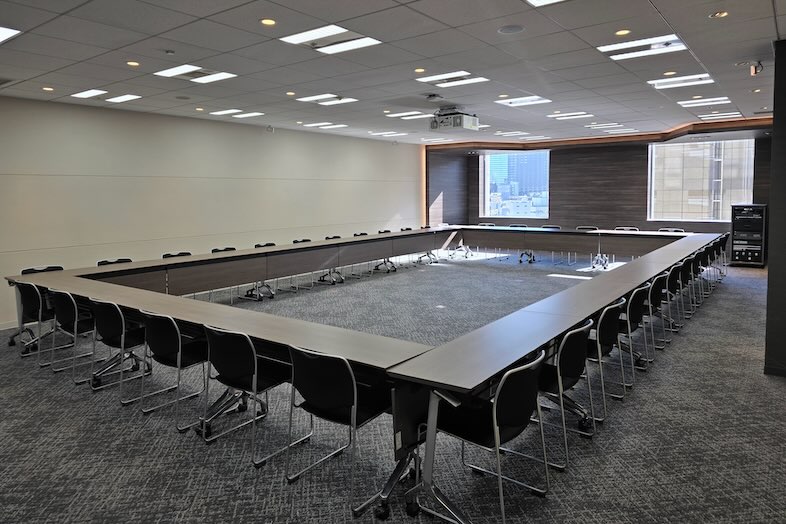 INFIELD / 御茶ノ水トライエッジカンファレンス｜【11C】ロの字レイアウト