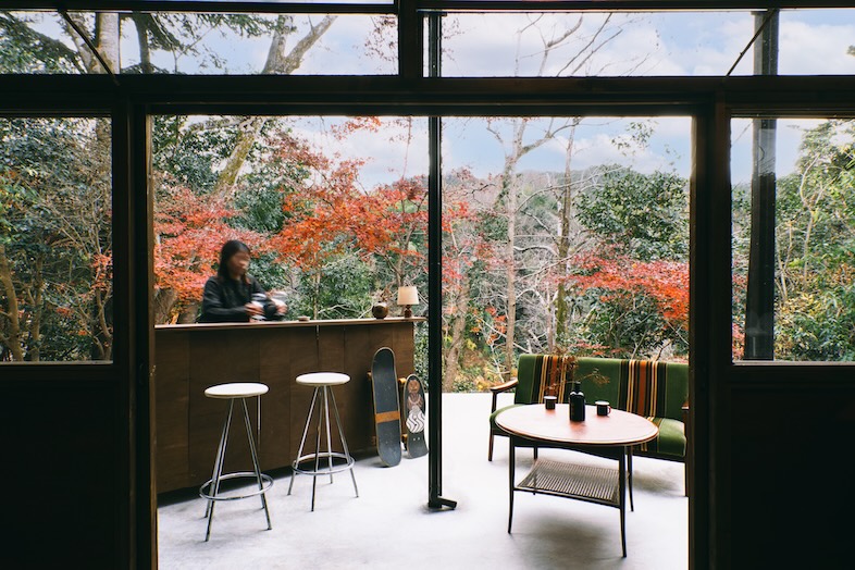unbox okuōme｜紅葉や自然を背景に、ルック・広告・映像撮影にも映える、開放感のあるカットが叶います