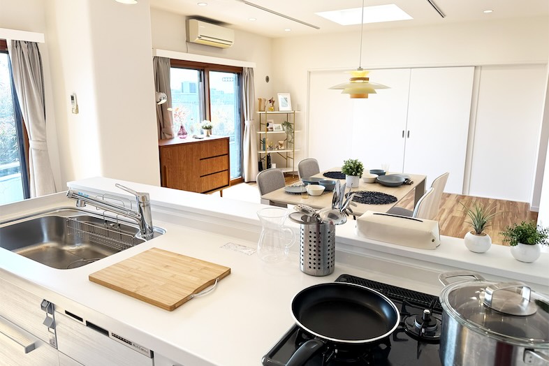 つつじヶ丘マンションスタジオ / 高商スタジオ｜【5F】キッチンは生活感があり被写体を引き立てます