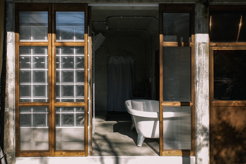 unbox okuōme｜【Bathroom】外から見たバスルーム