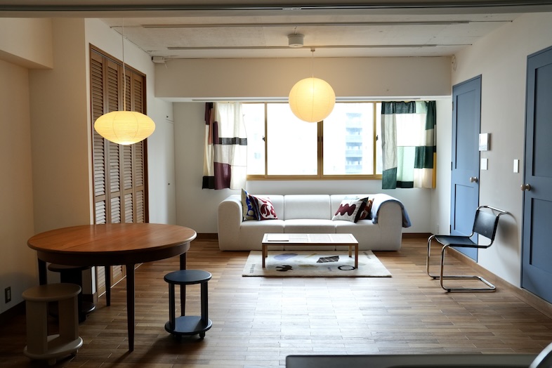 MYTONE STUDIO｜照明のまろやかな光が全体的に温もりのある質感を生み出します